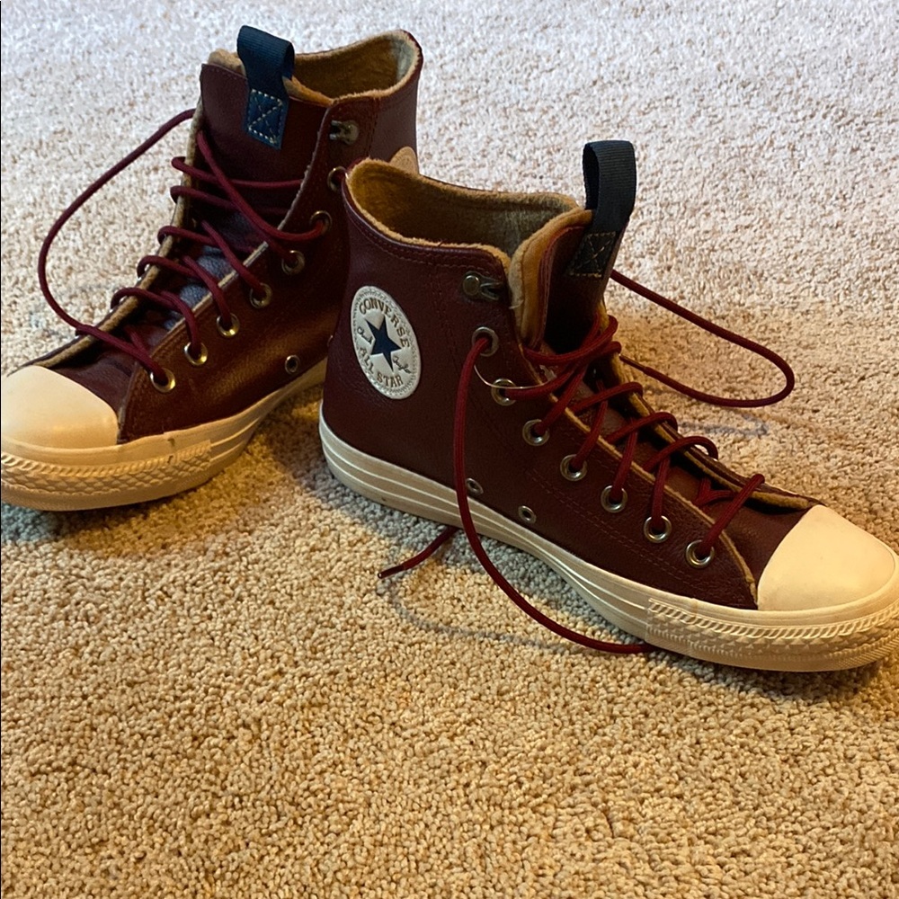 Burgundy leather Converse All Star never been worn